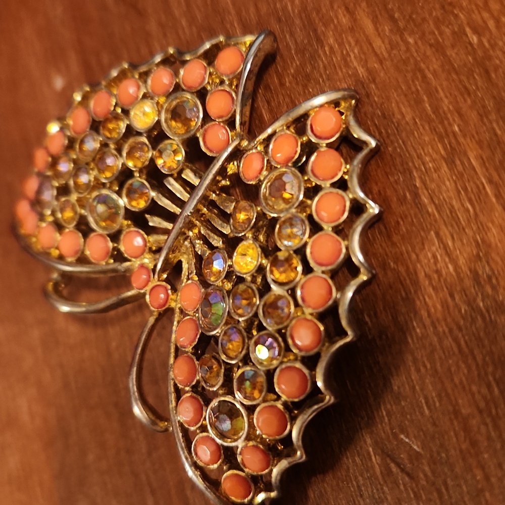 Vintage Elegant Gold and Orange Butterfly Brooch - Picture 5 of 5